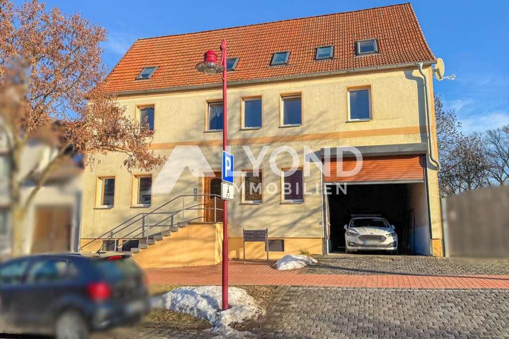 Immobilie in Harzgerode - Mehrfamilienhaus mit außergewöhnlichem Grundstück in Harzgerode! - Bild 2