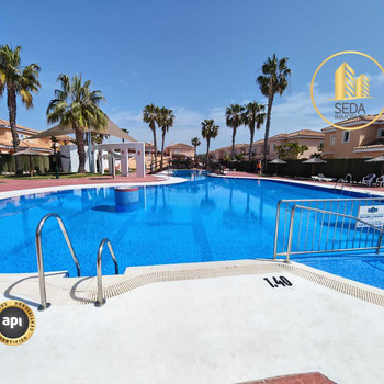 Erdgeschoss mit privater Terrasse 500 m vom Strand in Playas del Sur