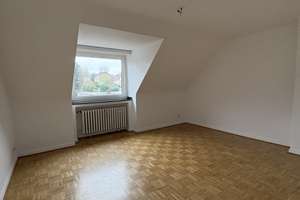 Gemütliche DG-Wohnung mit EBK