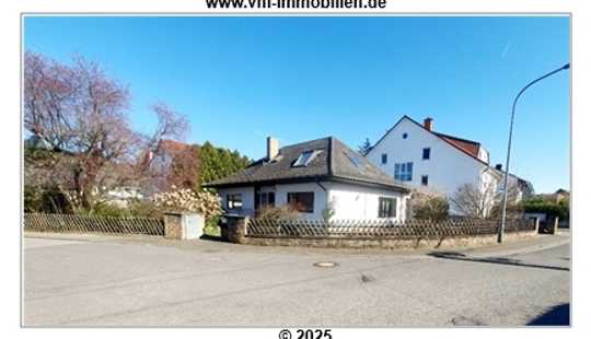 Bild von TOLLES ECKGRUNDSTÜCK HAUS MIT RIESIGEM GARTEN UND AUSGEBAUTEN GARTENGESCHOSS + DG, INKL. GARAGE