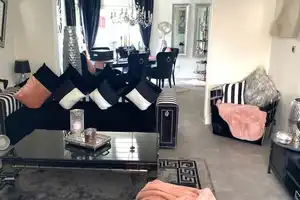 RESERVIERT!  1 Fam. Haus mit 2. Garagen, 4. Stellplätze großer Garten + kl. Hinterhaus TOP Zustand – Uhlandstraße 17, 63457 Main-Kinzig-Kreis – Vorschaubild 5