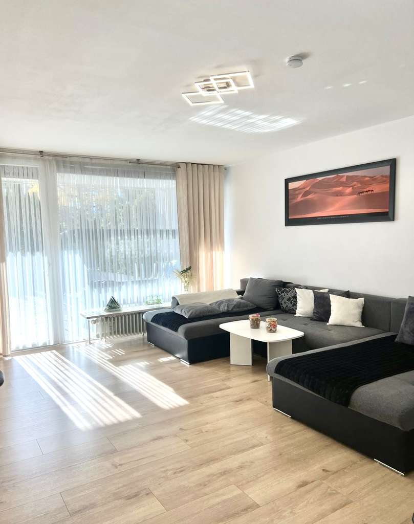 *Kapitalanlage/Selbstbez. in Augsburg-Göggingen, mod. 2 Zi-WHG, ca.60 m² , Gart., Balk., TG, Keller*