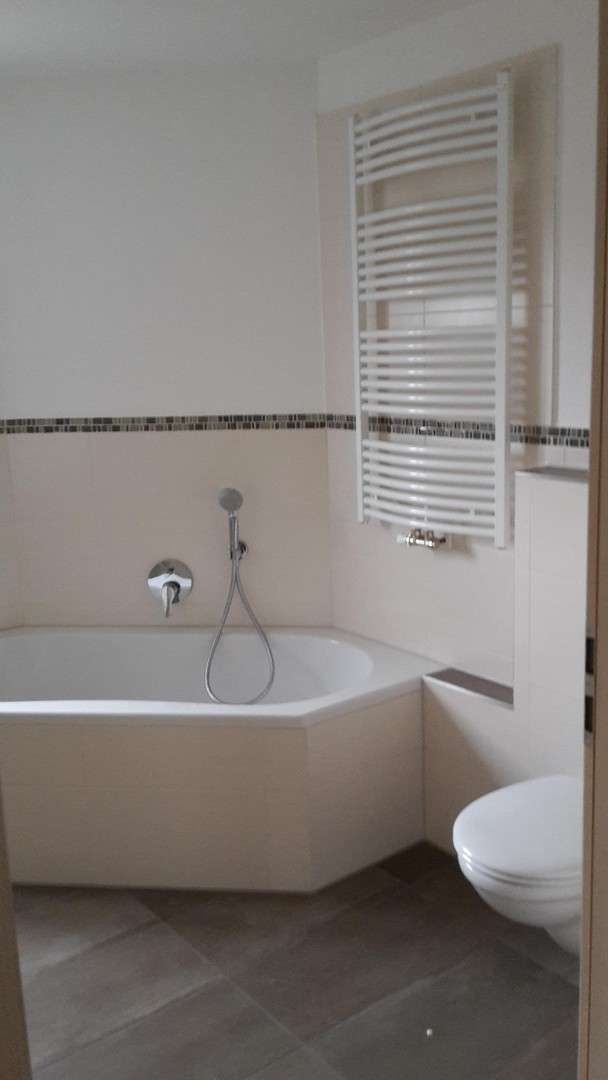 Immobilie in Weil - Doppelhaushälfte mit Loft im DG, Garten und Garage *von privat* - Bild 1