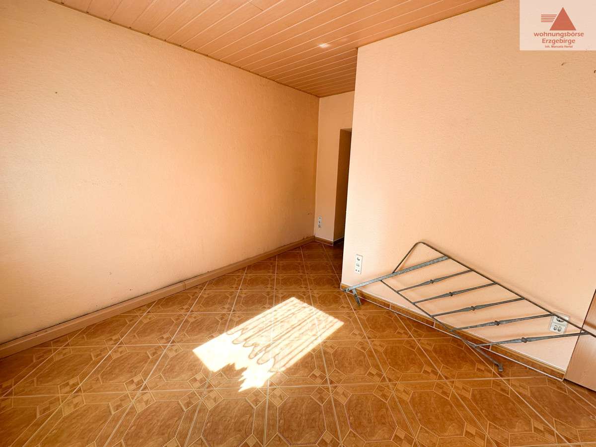 Immobilie in Lößnitz - Reihenmittelhaus in Lößnitz mit 6 Zimmern: Einfamilienhaus zentrumsnah mit Erweiterungspotential - Bild 4