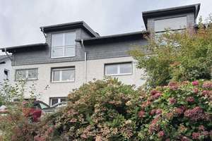 Mehrfamilienhaus mit großem Grundstück – vielseitiges Potenzial! – Die vollständige Adresse der Immobilie erhältst du vom Anbieter., 51491 Overath – Vorschaubild 1