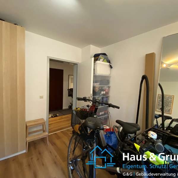 *** Großzügige, helle 5-Zimmer-Erdgeschoss-Wohnung mit Terrasse und Gemeinschaftsgarten ****