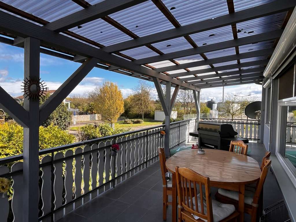 Immobilie in Kronau - Neuwertige 3ZKB mit Garage, Stellplatz und großem Balkon - Bild 0