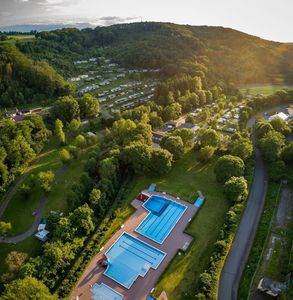 Ihr Rückzugsort in der Natur – 
Schöner Ferienbungalow in der Südeifel mit Rendite