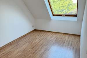 Attraktives Wohnen in Wellsee – Familienfreundliche 4-Zimmer-Maisonettewohnung mit Balkon und Garage – Segeberger Landstraße 171, 24145 Wellsee, Kiel – Vorschaubild 5