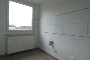 *** Modernisierte 2-Zi-Wohnung in zentraler Lage von Essen-Frohnhausen ***