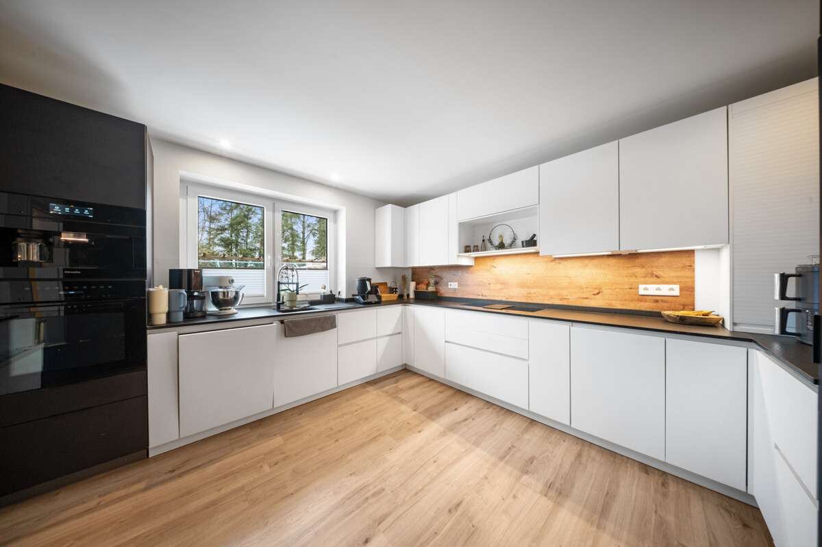 Immobilie in Busdorf - Sanierter Bungalow in Busdorf mit Wintergarten, Kamin und PV-Anlage - Bild 6