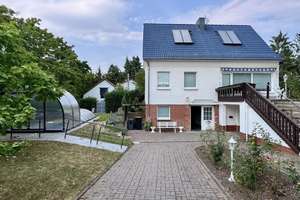 freistehendes Einfamilienhaus mit Garten, Pool, Sauna & Solarthermie – Die vollständige Adresse der Immobilie erhältst du vom Anbieter., 99089 Melchendorf, Erfurt – Vorschaubild 2