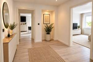 Loft-Feeling über den Dächern Bergedorfs - stilvolle Dachgeschosswohnung mit Balkon