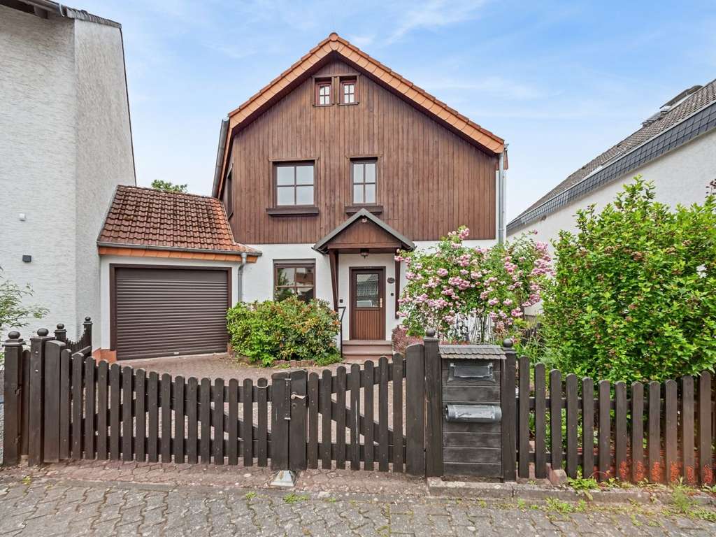 Gemütliches Einfamilienhaus mit schönem Garten und viel Potenzial in Rodgau