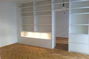 Charmante ,großzügige 2 Zimmer Wohnung mit sonnigem Balkon mitten im Glockenbachviertel  – Hans Sachs str.  6, 80336 München – Vorschaubild 1