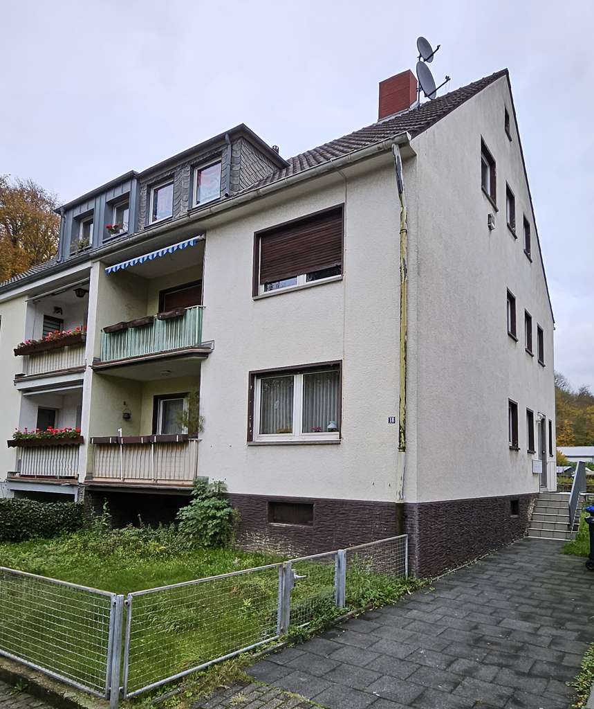 +++3-FAMILIENHAUS IN ZENTRUMSNAHER LAGE VON BERGISCH GLADBACH+++