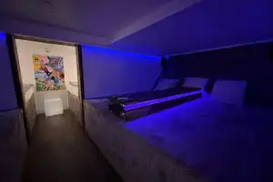 LUXUS Hausboot - 3 Etagen - 100m² Wohnen + 120 m² SONNENTERRASSE - Kamin, Kino, komplett individuell – Potsdam – Vorschaubild 87