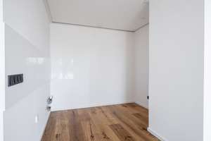 Erstbezug nach Sanierung mit West-Balkon: schöne 2-Zimmer-Wohnung in Bogenhausen, München – Klingsorstraße 10, 81927 Englschalking, München – Vorschaubild 9