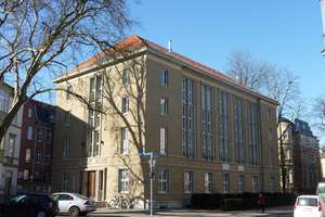 Moderne Maisonettewohnung mit Dachterrasse und Blick ins Grüne