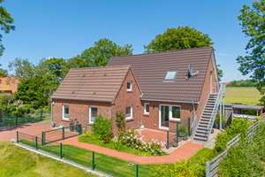 Modernes EFH mit Garten, Einliegerwohnung & Weitblick – Die vollständige Adresse der Immobilie erhältst du vom Anbieter., 26524 Hagermarsch – Vorschaubild 1