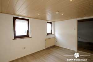 BERK Immobilien - Renoviertes 1-2 Familienhaus in Stockstadt - TOP-Mietobjekt für die große Familie! – Aschaffenburg (Kreis) – Vorschaubild 3