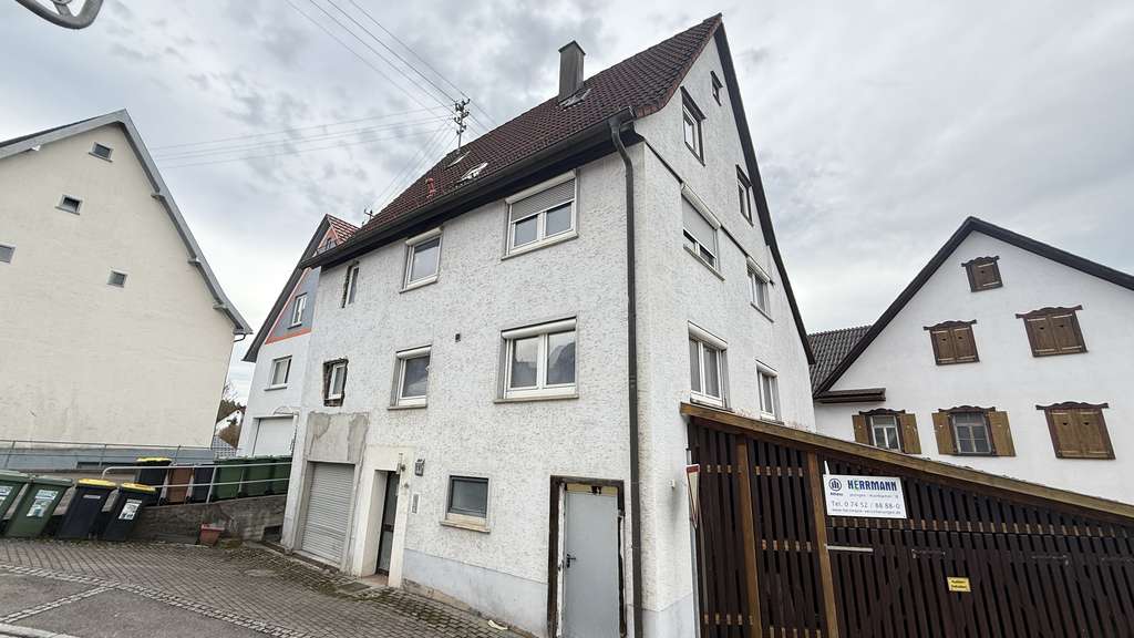 Immobilie in Wildberg - Umfangreich saniertes Einfamilienhaus mit 9 Zimmern und Garage in Wildberg, Sulz am Eck - Bild 0