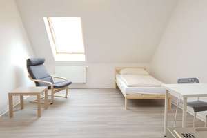 Helles Studio im Dachgeschoss in Innenstadt Fußgängerzone