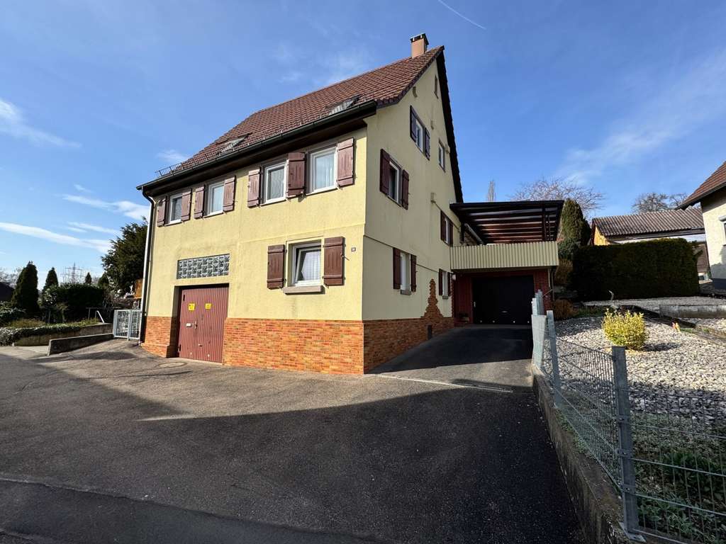 Immobilie in Ohmden - Haus mit Geschichte, in außergewöhnlichem gutem Zustand, mit Garten und 2 Garagen - Bild 2