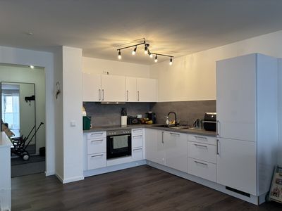 Perfekt für kleine Familien, 3-Zi.-Wohnung mit Badewanne u. Dusche, Einbauküche, Balkon