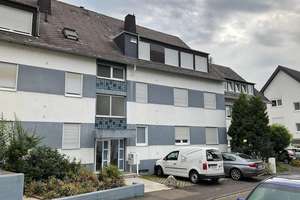Gemütliche Dachgeschosswohnung in Ko-Metternich, provisionsfrei, mit Balkon und Garage