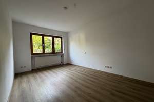Zentral und ruhig wohnen: Sehr schöne 2-Zimmer-Wohnung mit Einbauküche und Terrasse – Die vollständige Adresse der Immobilie erhältst du vom Anbieter., 91052 Röthelheim, Erlangen – Vorschaubild 3