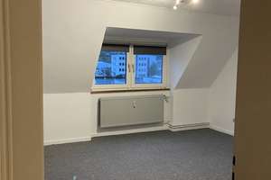 Schöne 2 Zimmer Dachgeschoßwohnung in Stadtrandlage mit sehr guter Verkehrsanbindung – Eiserfelder Straße 209, 57080 Eiserfeld, Siegen – Vorschaubild 9