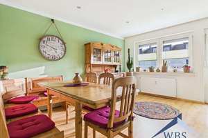 RESERVIERT! Helle 3-Zimmer-Wohnung mit Balkon, hochwertiger Einbauküche und Blick ins Grüne