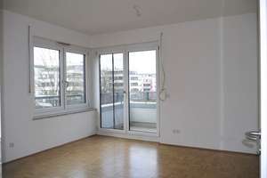 Absolut ruhige und helle 2 Zimmer-Wohnung mit schönem Balkon direkt am Park – Hans-Döllgast-Str. 8, 80807 Neufreimann, München – Vorschaubild 3