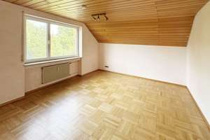 Erstbezug nach Renovierung: Großzügige 4-Zimmer-Wohnung mit Westbalkon & Dachboden – Die vollständige Adresse der Immobilie erhältst du vom Anbieter., 89079 Einsingen, Ulm – Vorschaubild 8