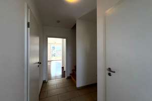 PET FRIENDLY 2011 DUPLEX HOUSE! 
approx. 166 m², 4.5-Room, 3.5-Bed, 2.25-Bath, Garage and Parking – Die vollständige Adresse der Immobilie erhältst du vom Anbieter., 65205 Erbenheim, Wiesbaden – Vorschaubild 4