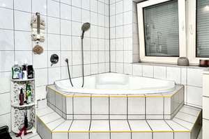 "Haus im Haus" Familientraum mit Garten, Pool, Sauna und Garage in Oberhausen – Die vollständige Adresse der Immobilie erhältst du vom Anbieter., 46049 Lirich-Süd, Oberhausen – Vorschaubild 17