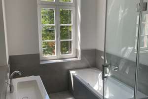 Beautiful 3 bedrooms walking distance to everything  with parking  – Die vollständige Adresse der Immobilie erhältst du vom Anbieter., 65185 Mitte, Wiesbaden – Vorschaubild 2