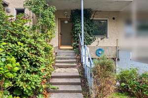 Stark sanierungsbedürftiges Reihenmittelhaus mit 3,5 Zimmern und großem Garten in Berlin- Zehlendorf – Die vollständige Adresse der Immobilie erhältst du vom Anbieter., 14165 Zehlendorf, Berlin – Vorschaubild 3