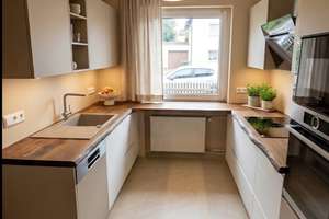 Renovierungsbedürftiges Reihenmittelhaus mit viel Pontenzial