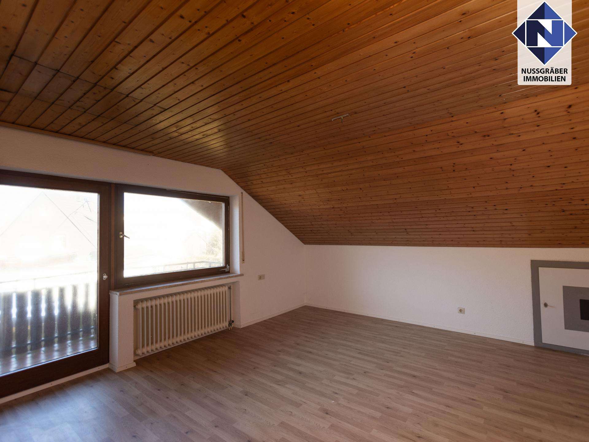 Immobilie in Frickenhausen - Familienparadies mit 7,5 Zimmern, offenem Kamin und großem Garten - Bild 7