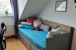 Wohnen über den Dächern der List: 3-Zimmer-Dachgeschosswohnung mit Dachloggia – Cranachstr. 00, 30177 List, Hannover – Vorschaubild 6