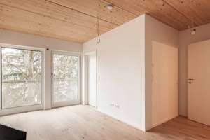 Elegante Dachgeschosswohnung mit ca. 114 m² Wohnfläche und traumhaftem Blick auf die Würm – Die vollständige Adresse der Immobilie erhältst du vom Anbieter., 80999 Untermenzing, München – Vorschaubild 8