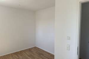 Erstbezug | 3-Zimmer über den Dächern | Einbauküche | Balkon | Einzelgarage | KFW55 | ER-Zentrum – Anton-Bruckner-Straße 8, 91052 Röthelheim, Erlangen – Vorschaubild 28