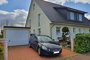 Junge Doppelhaushälfte mit Garten, Garage und Extras / nahe Reinfeld – Stormarn (Kreis) – Vorschaubild 1