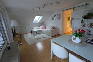 Helle und gemütliche Dachgeschosswohnung mit moderner EBK und Balkon in toller Lage von Kornwestheim – Breslauer Str. 32, 70806 Kornwestheim – Vorschaubild 2