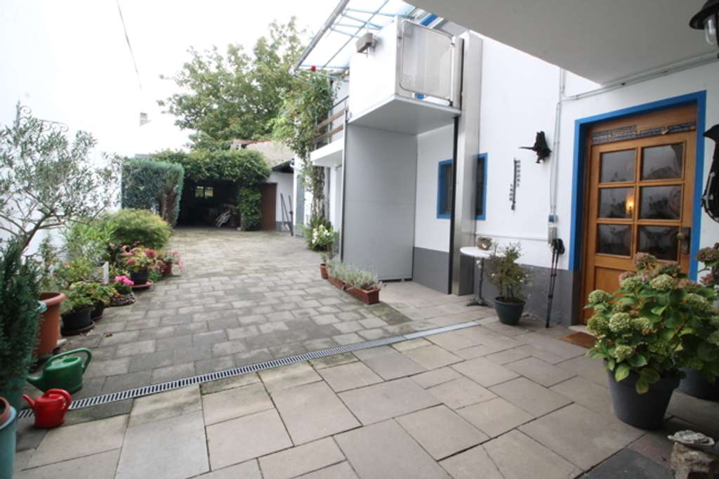 Immobilie in Linnich - Einfamilienhaus mit Einliegerwohnung und traumhaft großem Grundstück - Bild 1