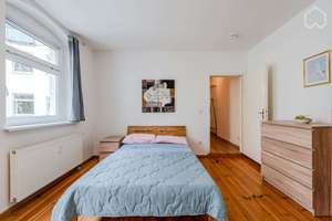 Bezugsfreie Single-Wohnung mit Innenhofblick im Simon-Dach-Viertel – Dirschauer Straße 3, 10245 Friedrichshain, Berlin – Vorschaubild 4