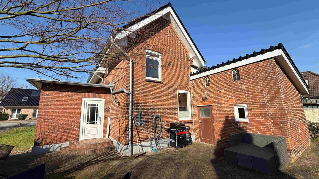 Immobilie in Engelbrechtsche Wildnis - Charmantes Einfamilienhaus mit großzügigem Raumangebot in Glückstadt - Bild 1