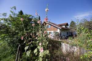 Großzügiges Wohlfühl-Haus mit wunderschönem Gartenidyll in Probstried – Oberallgäu (Kreis) – Vorschaubild 1